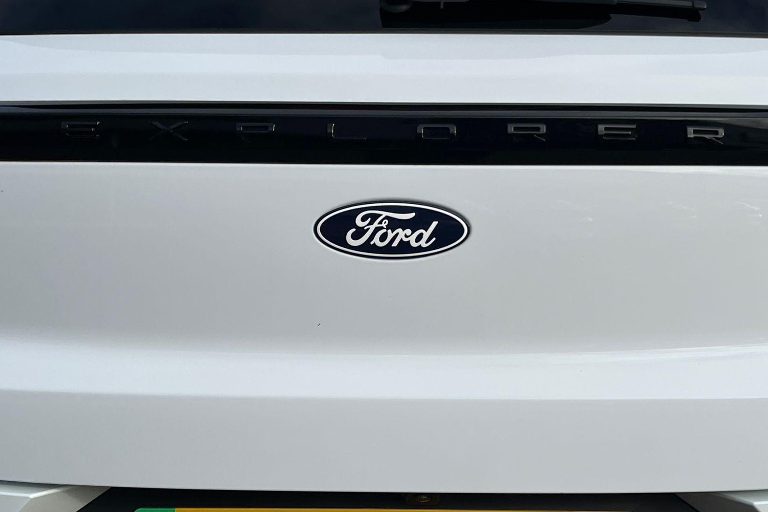 Ford Explorer Photo 39