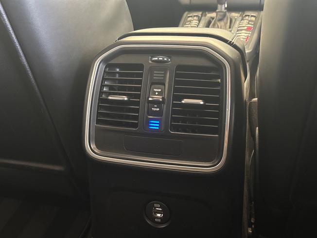 PORSCHE Macan Photo 45