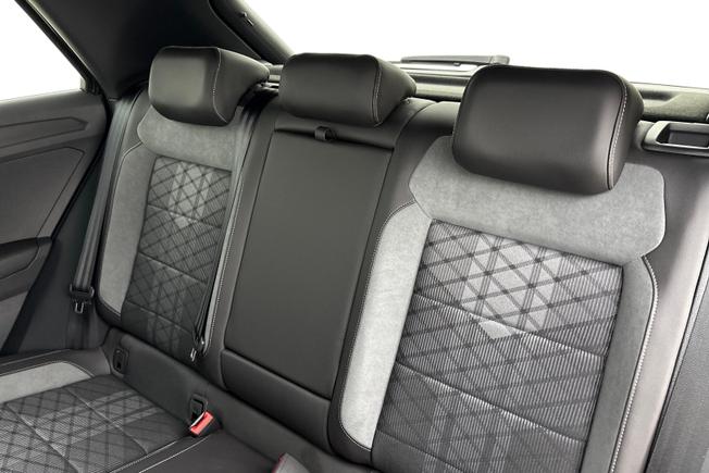 VOLKSWAGEN T-Roc Photo 9