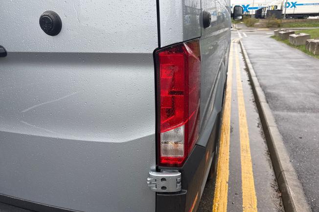 VOLKSWAGEN CRAFTER Photo 18