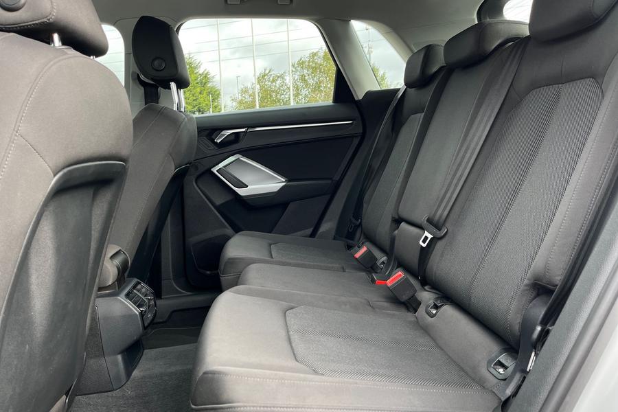 Audi Q3 Photo autoimg-5ff5fb8c32c9fd22762d7aa0ec2889f199156266.jpg
