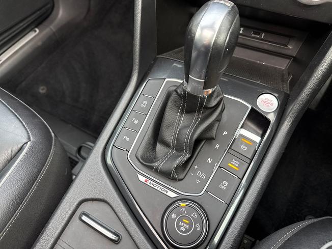 VOLKSWAGEN Tiguan Photo 40