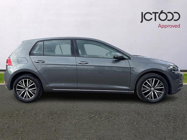 Volkswagen Golf Photo 4