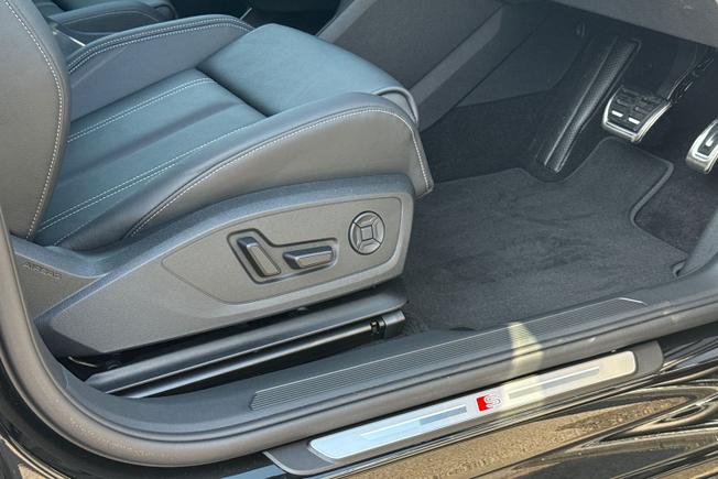 AUDI  Q4 SUV Photo 33