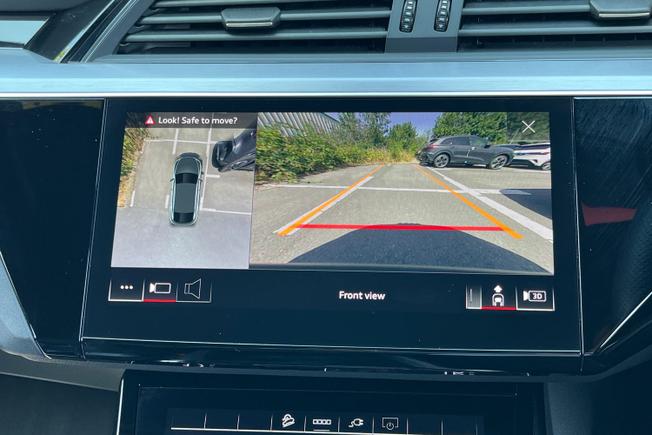 AUDI E-Tron Photo 23