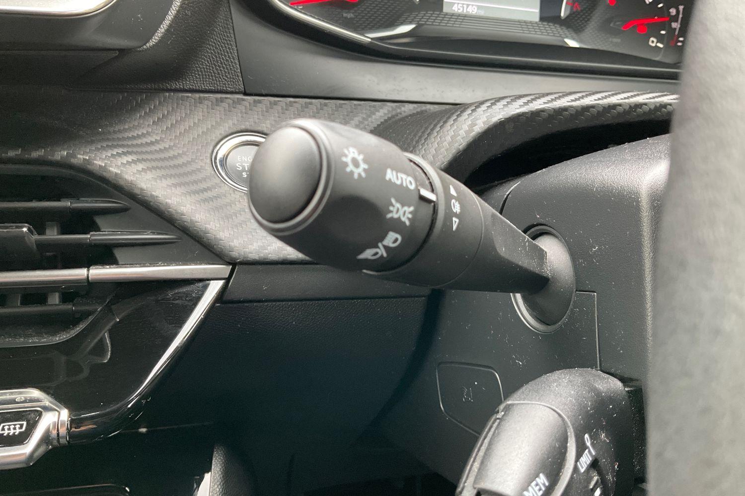 Peugeot 2008 Photo 13