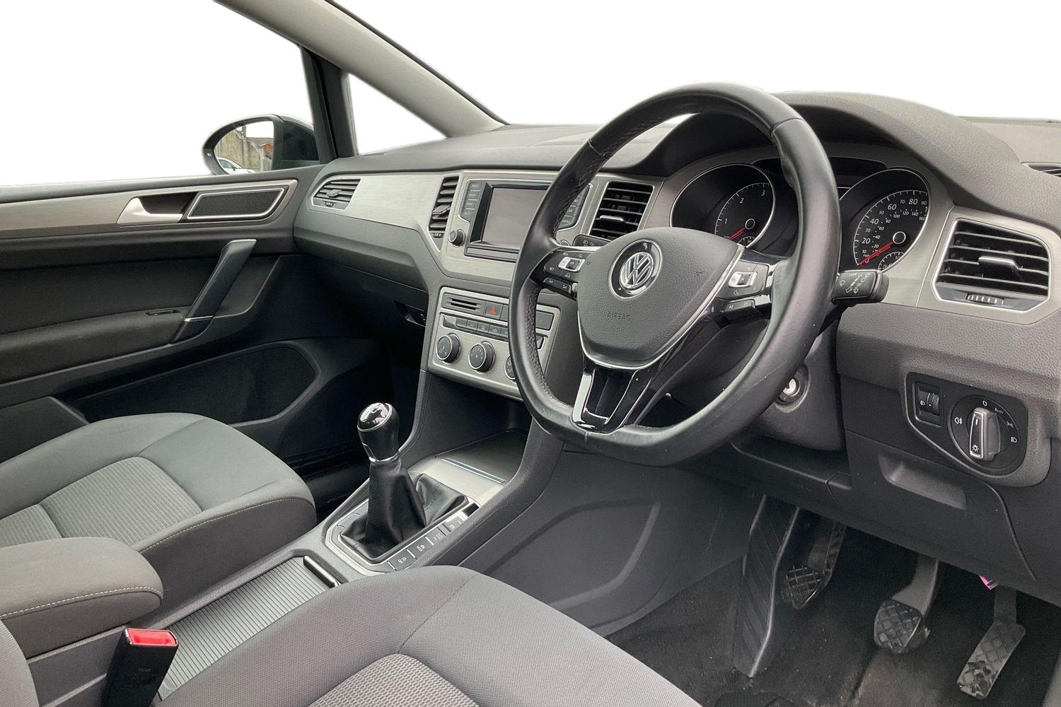 Volkswagen GOLF SV Photo 8