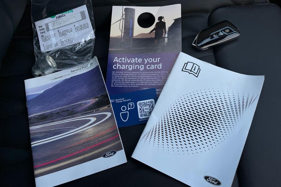 Ford Explorer Photo autoimg-6003c6dda2d3950ff4c02f44af2e2d53b9b8bbb7.jpg