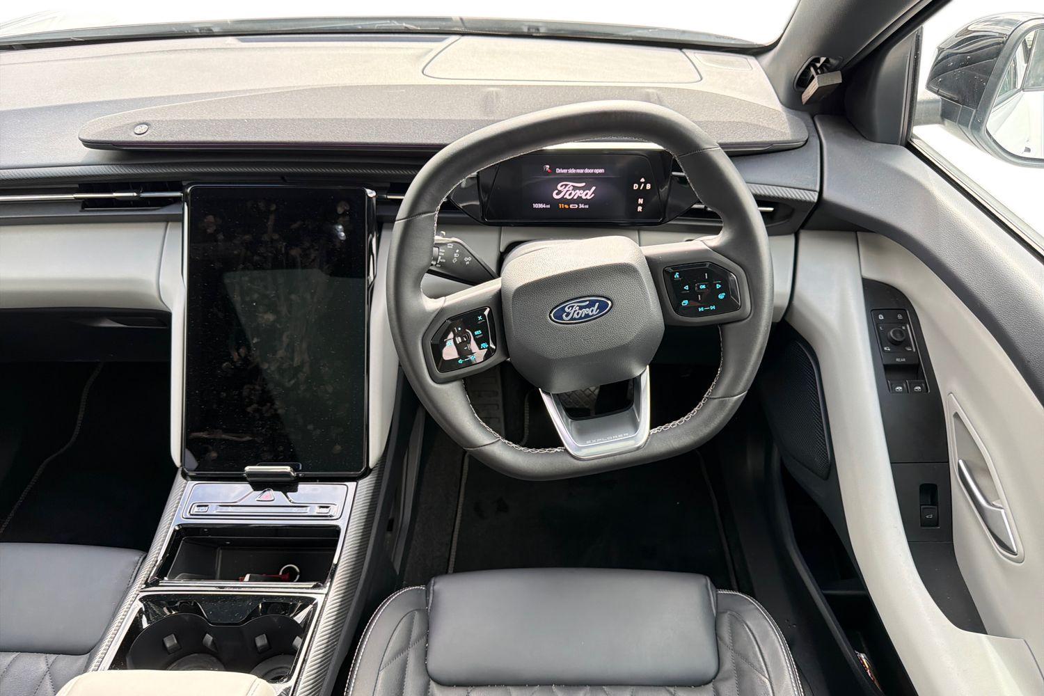 Ford Explorer Photo 10