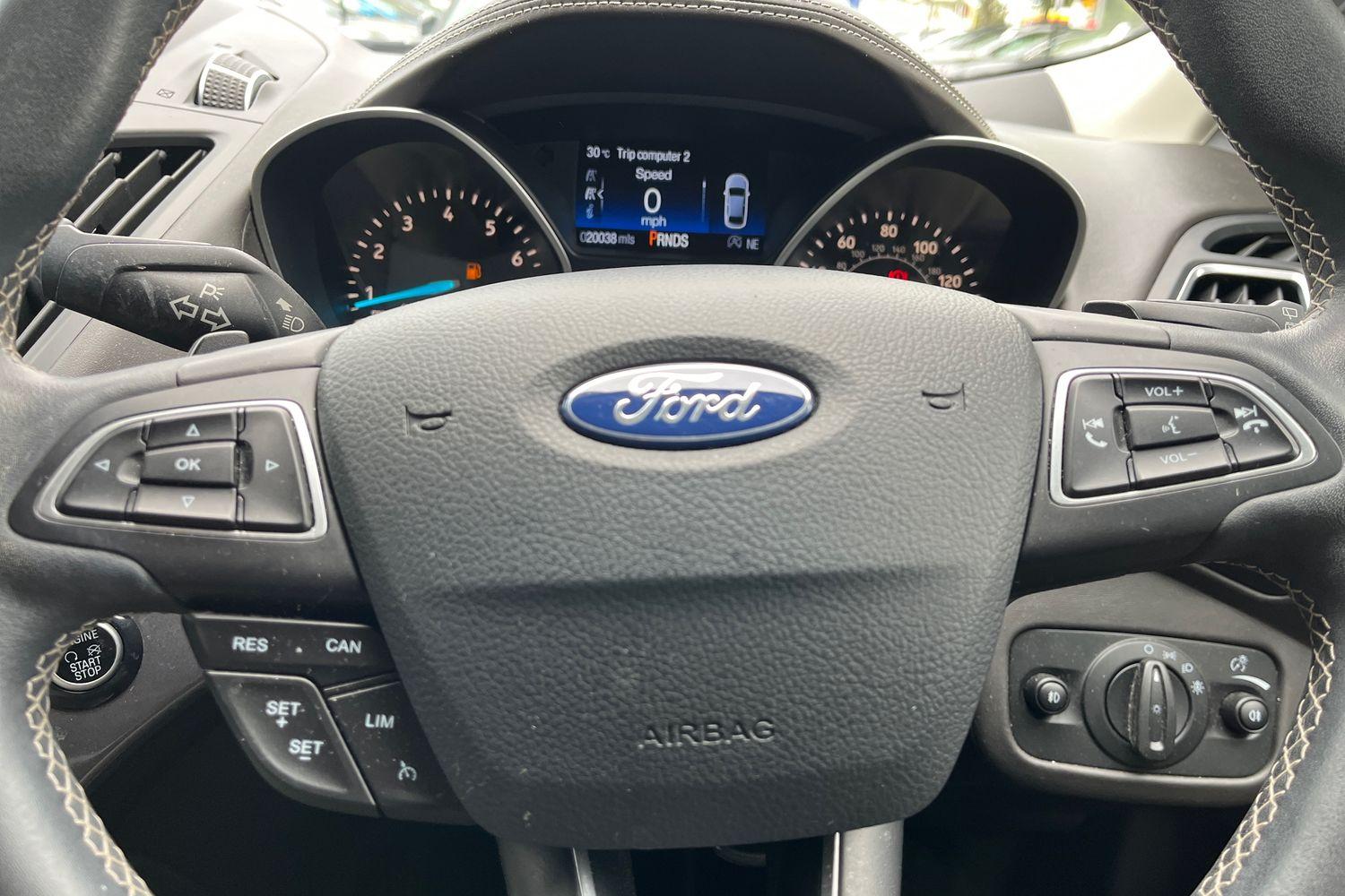 Ford KUGA Photo 28