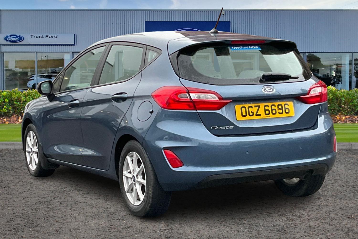 Ford FIESTA Photo 1
