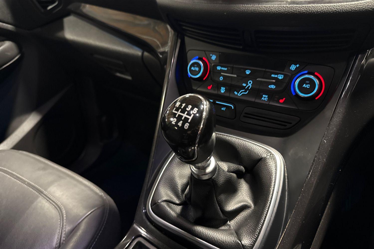 Ford KUGA Photo 31