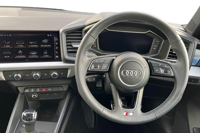 AUDI A1 Photo 11