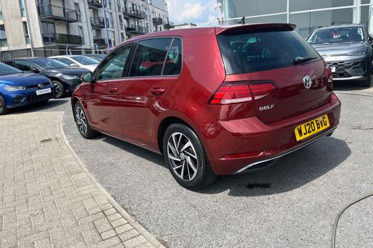 Volkswagen Golf Photo autoimg-601dcf5512671a98afbc8db5b0b255557f5f7ee0.jpg