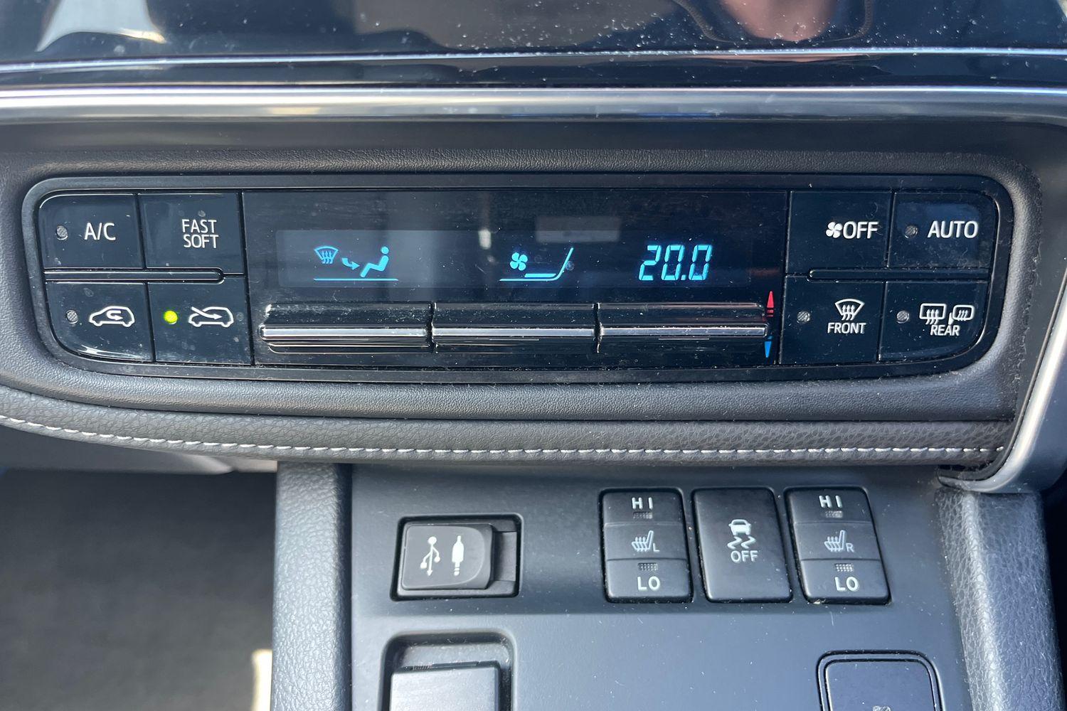 Toyota AURIS Photo 32