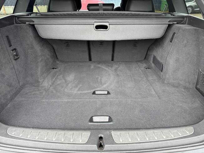 BMW 3 Series Photo 12