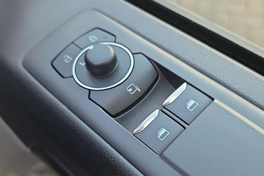 Used FORD TRANSIT CUSTOM WV75ZDX 15