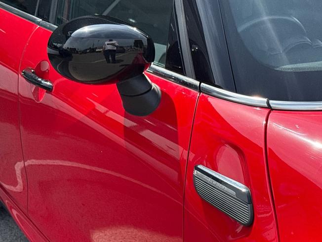 MINI Hatch Photo 20