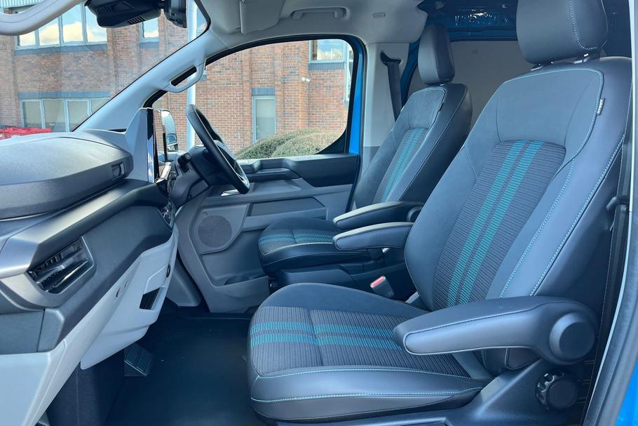 Used Ford TRANSIT CUSTOM LA75RFN 28