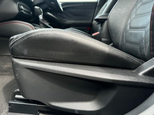 FORD Focus Photo 28