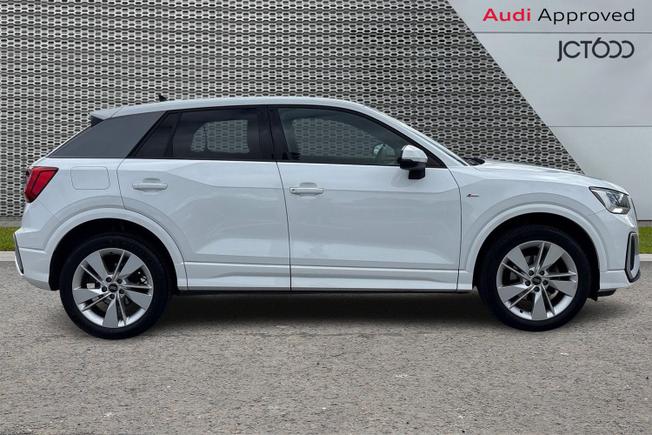 AUDI Q2 Photo 4