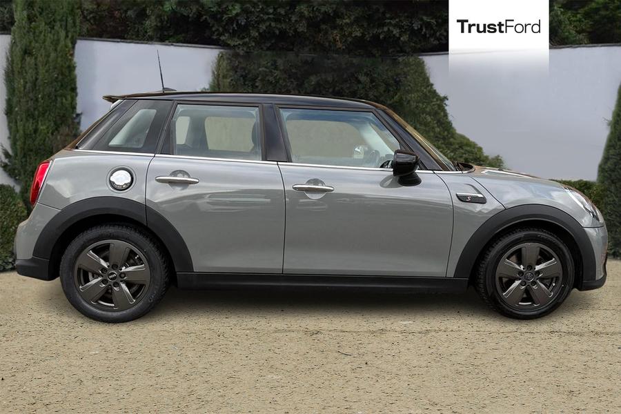 MINI HATCHBACK Photo autoimg-602d1670381a4ccd17fd24cf47add24875a7f071.jpg