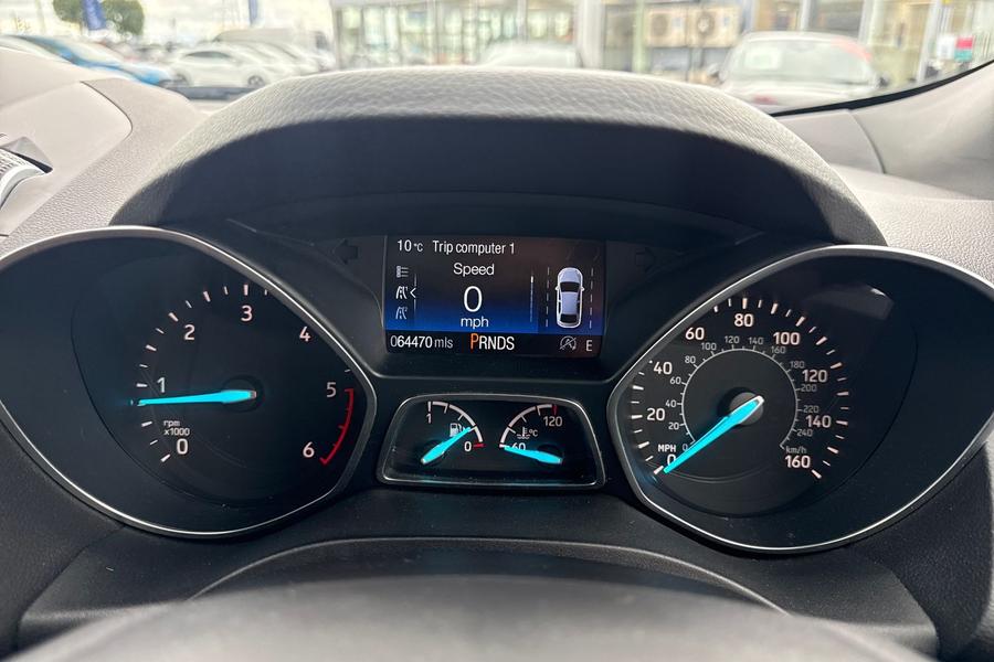 Ford KUGA Photo autoimg-602d61ceb8d9ca1523195aec629c9ea88b50b37f.jpg