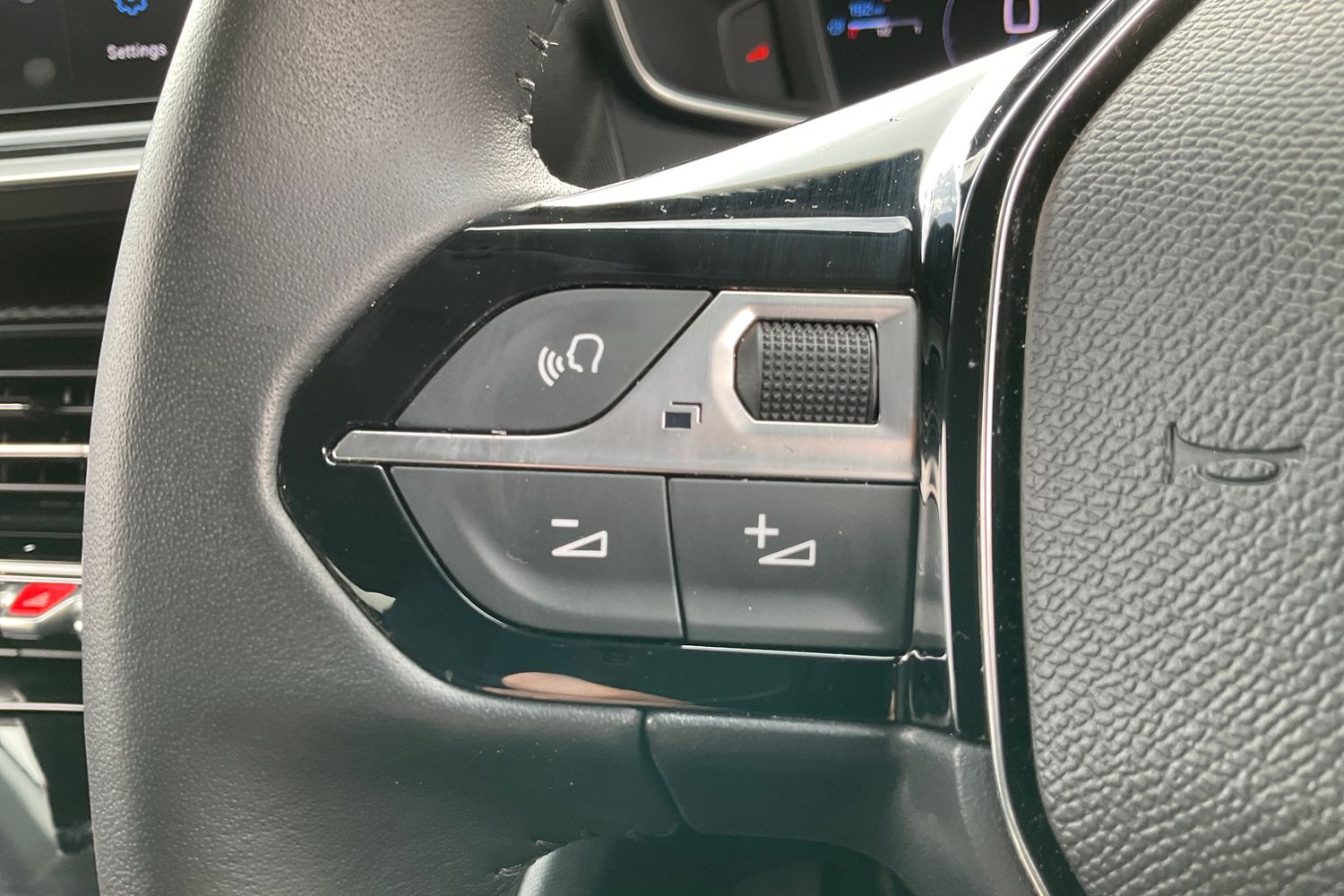 Peugeot 208 Photo 30
