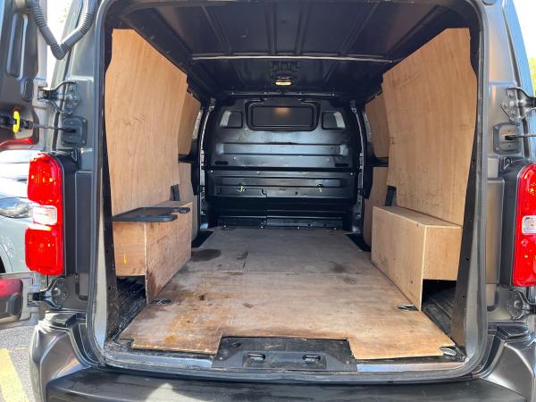 Vauxhall Vivaro Photo autoimg-60407228fbdd9e6636288aad777e4f12ab8e0d74.jpg