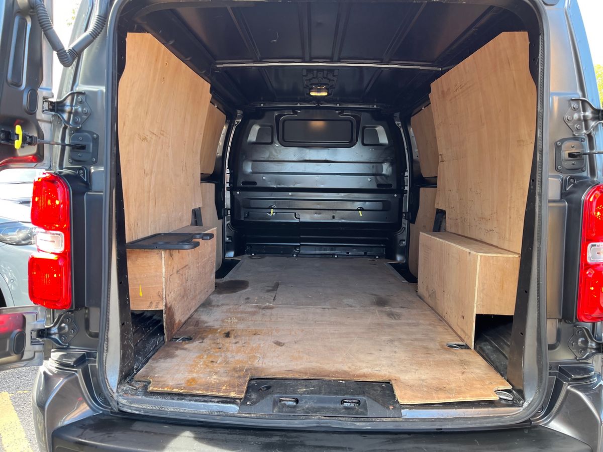 Vauxhall Vivaro Photo 19