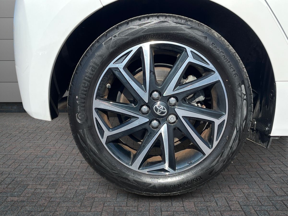 Toyota Yaris Photo 8