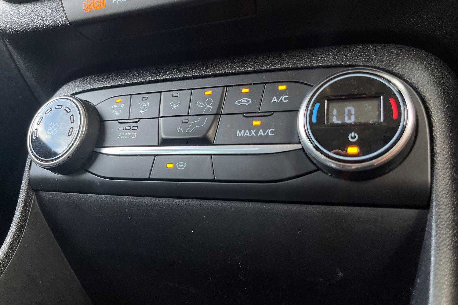 Ford Fiesta Photo 32