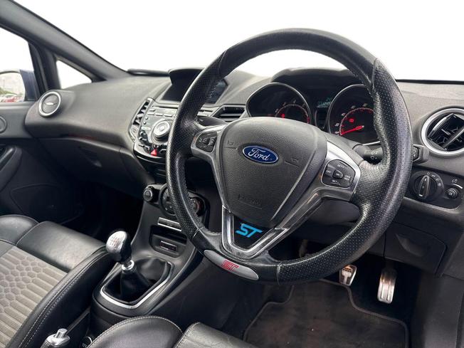 FORD Fiesta Photo 6