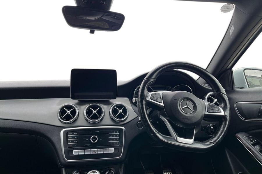 Mercedes-Benz GLA Photo autoimg-6055e0ad0fb11cf0dc01b68e1d70f4b78d2fea45.jpg