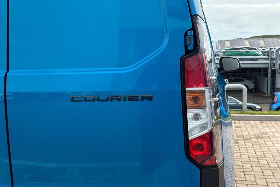 Used Ford TRANSIT COURIER SW25HKX 39