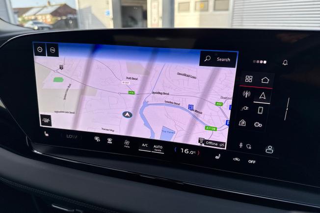 AUDI Q6 e-tron Photo 15