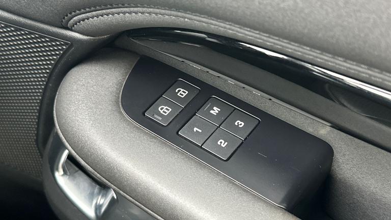 Used Land Rover Discovery WG21YJW 25