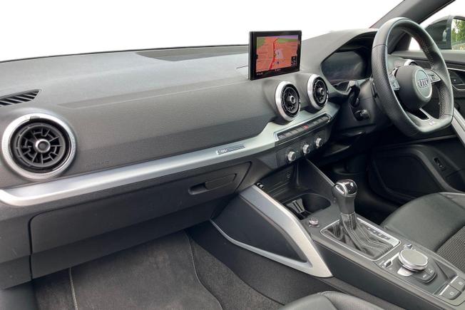 AUDI Q2 Photo 2