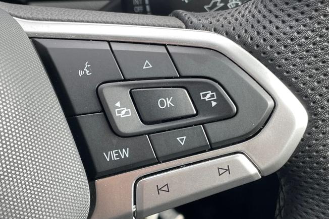 VOLKSWAGEN T-Roc Photo 17