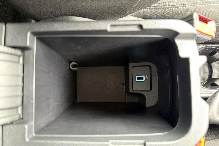 Ford FIESTA Photo autoimg-607268d4c8e7273c03e24713cc3e8092964a3741.jpg