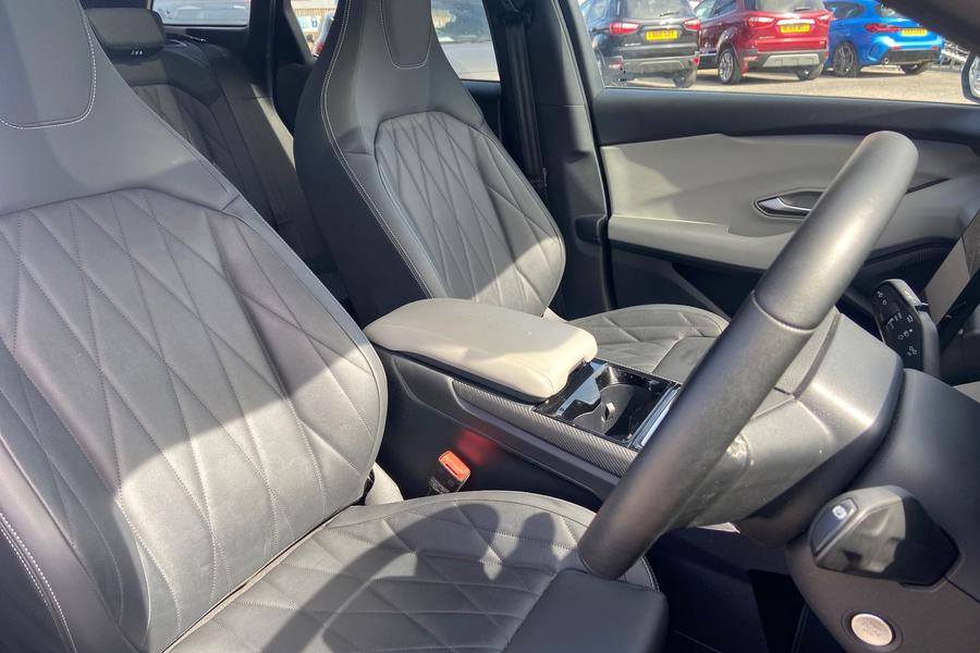 Ford EXPLORER Photo autoimg-6074ce349f0c9f11714f0194cf14f982b2f12aed.jpg