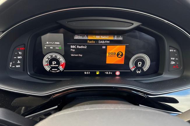 Audi SQ8 Photo 15