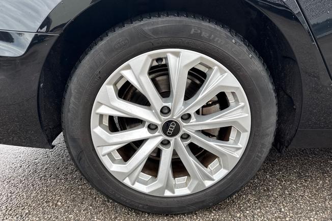 AUDI A4 Photo 32