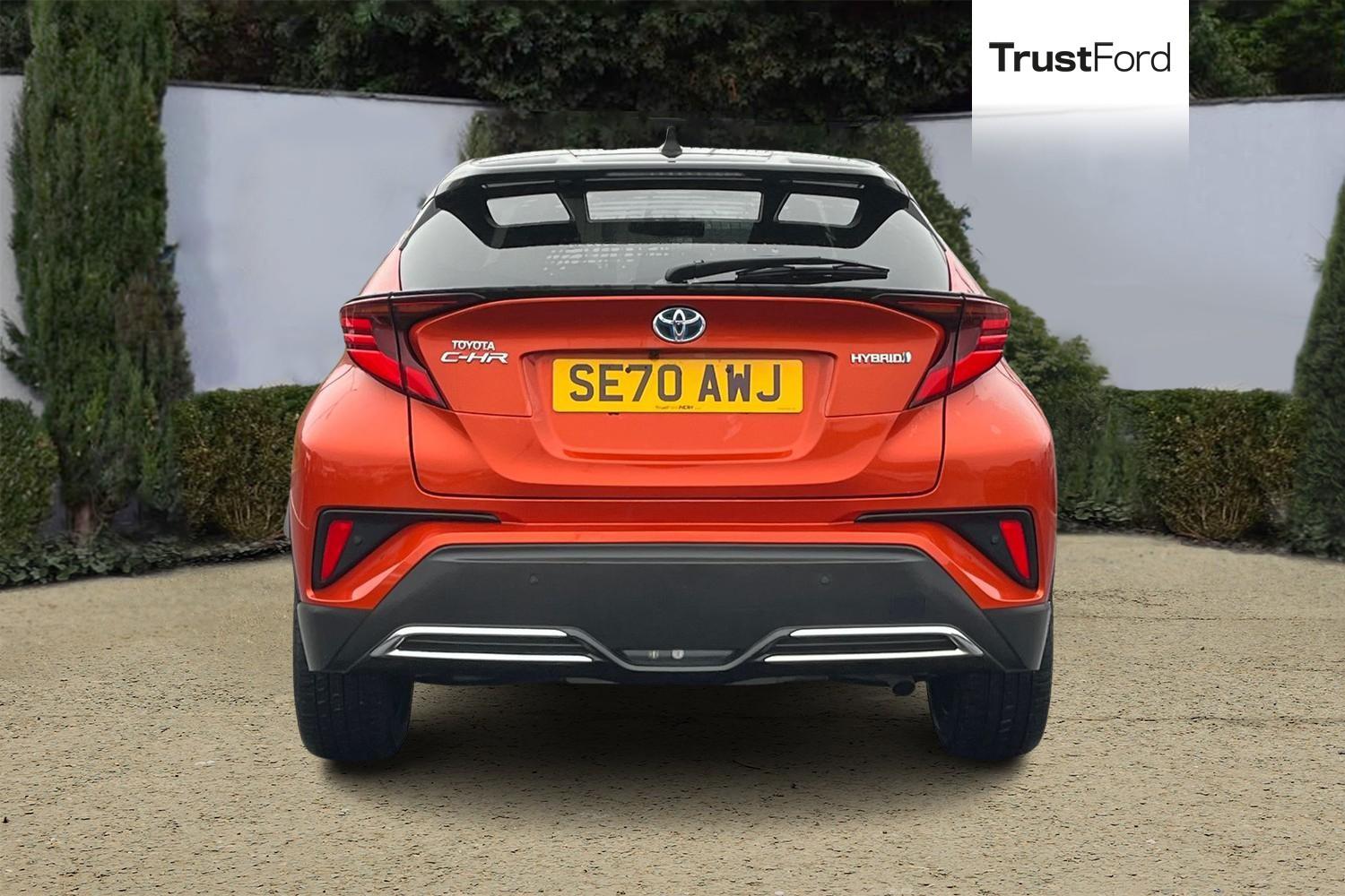 Toyota C-HR Photo 6