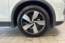 VOLKSWAGEN Tiguan Photo 5