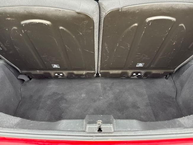 PEUGEOT 108 Photo 12