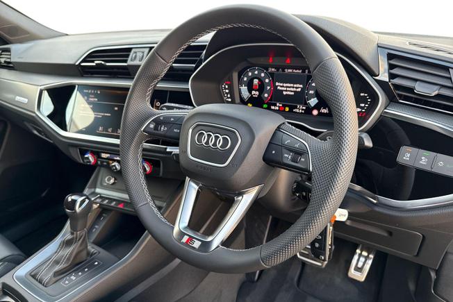 AUDI Q3 Photo 6