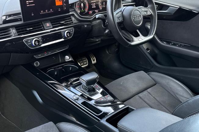 Audi A4 Avant Photo 26