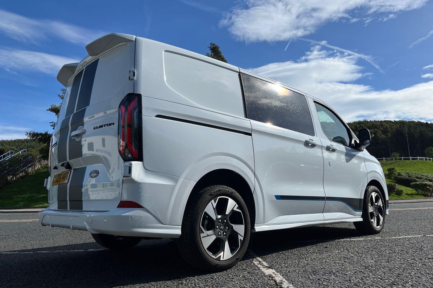 Ford E-TRANSIT CUSTOM Photo 6