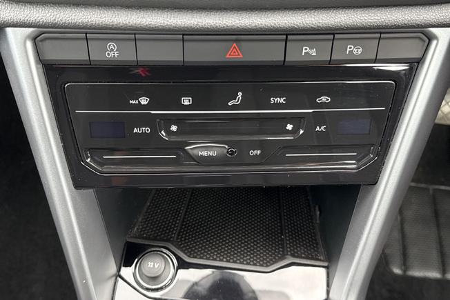 Volkswagen T-Roc Photo 21